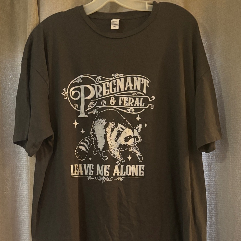 Maternity Graphic T-Shirt with Raccoon Design 2XL